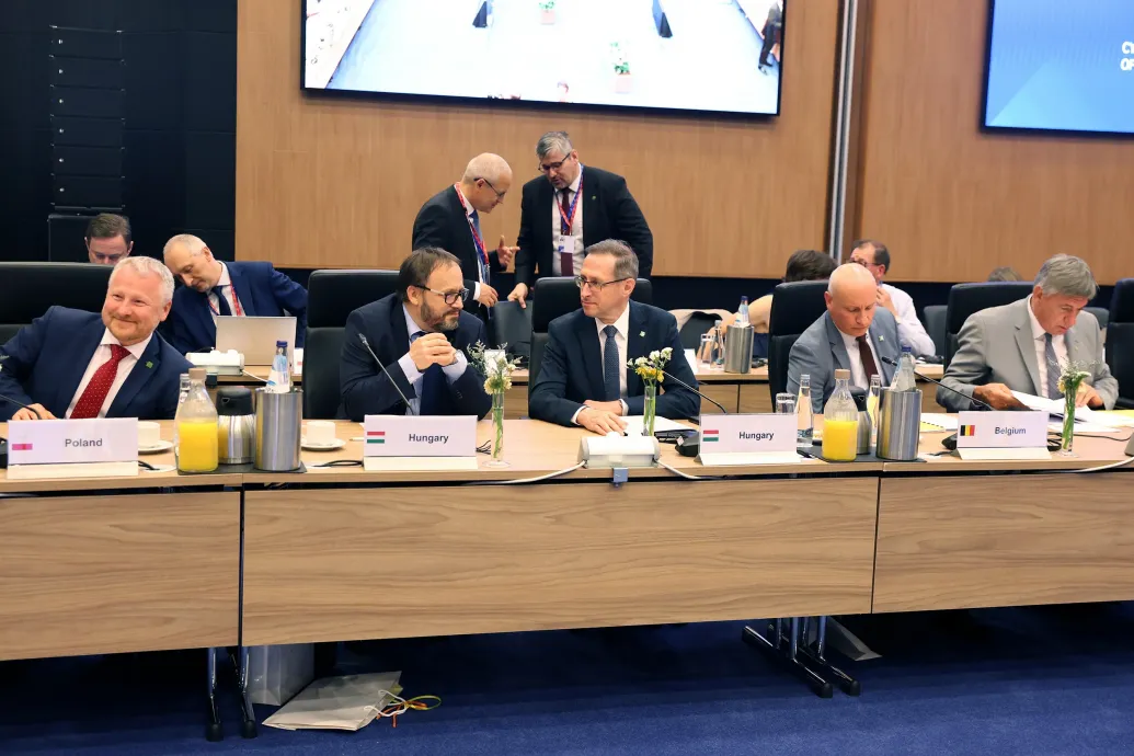 Imádja a piac most Magyarországot, de az öt éven belüli eurót azért még nem hiszi el