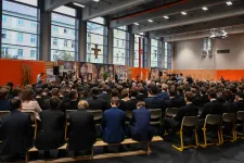 Prefektusa vágta gyomorszájon a diákot az esztergomi ferences kollégiumban, ahol a pedagógiai eszköztár része a megalázó büntetés