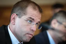 Az uniós pénzek miatt rendkívüli parlamenti ülést kezdeményezett Ruff Bálint