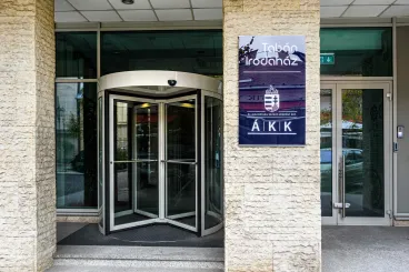 Gyors ütemben használja ki a spórolási lehetőséget az állampapíroknál a kormányzat