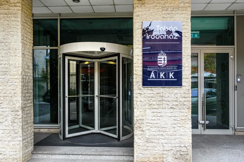 Gyors ütemben használja ki a spórolási lehetőséget az állampapíroknál a kormányzat