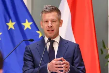 Sürgős klímafejlesztéseket rendelt el Magyar Péter a kórházakban