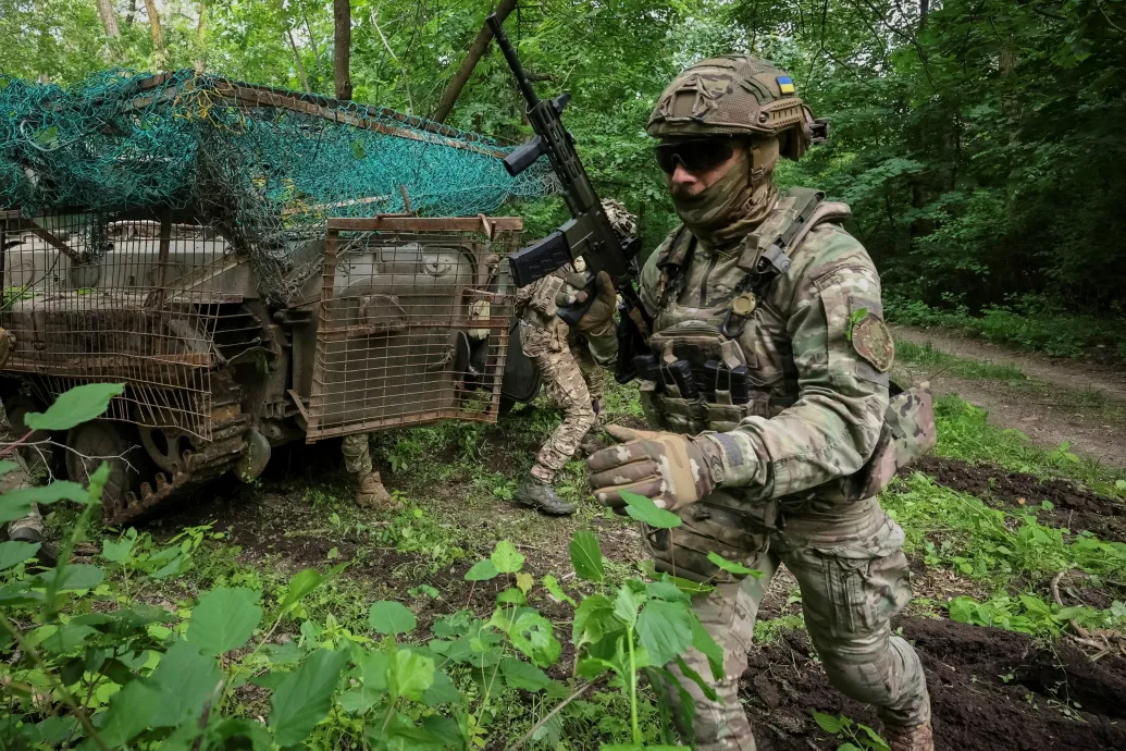 Oroszország fiatal ukrán nőket bérelt fel ukrán katonák meggyilkolására