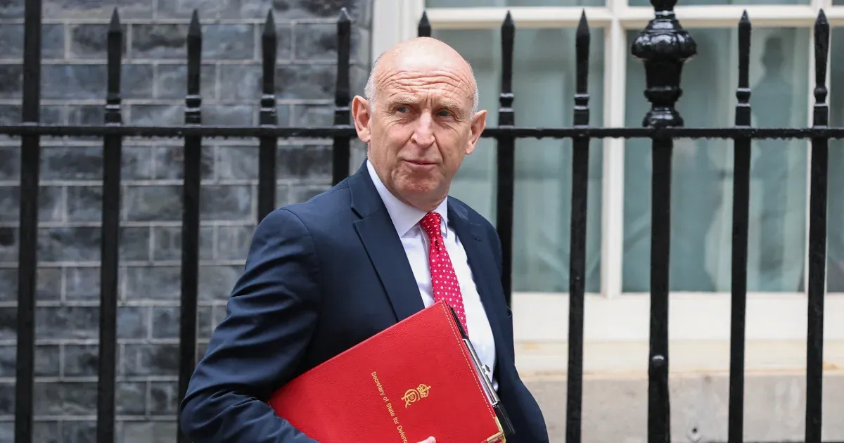 John Haeley, a brit védelmi miniszter lemondása: Költségvetési problémák a hadsereg fejlesztésében John Haeley, a brit védelmi miniszter lemondása: Költségvetési problémák a hadsereg fejlesztésében