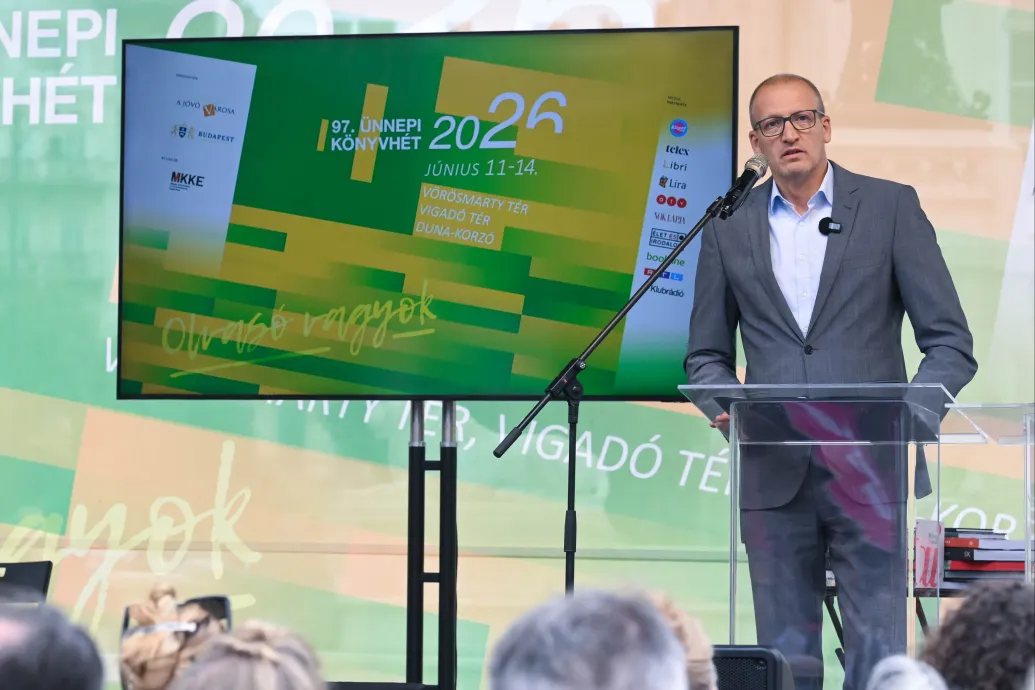 Tarr Zoltán belengette a könyvfóliázás végét az idei könyvhét megnyitóján