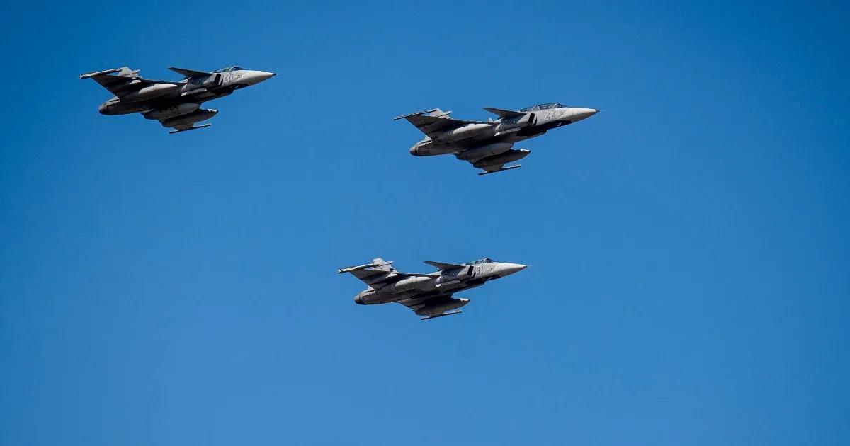 Gripenek riasztás: Izraeli utasszállító légi incidense a magyar légterében