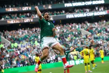 Elkezdődött a foci-vb: Mexikó–Dél-Afrika 2-0