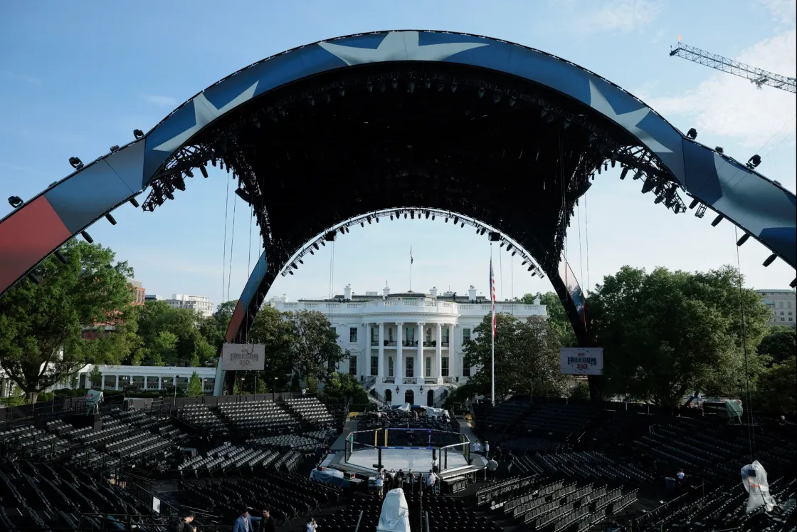Trump ketrecharcos önünneplése a Fehér Ház kertjében még saját választóiban is visszatetszést kelt