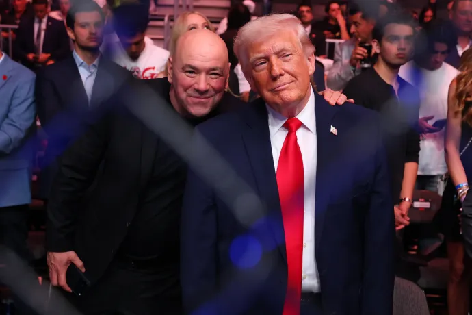 Dana White és Donald Trump a UFC 327 gálán Miamiban 2026. április 12-én – Fotó: Ed Mulholland / Zuffa LLC / Getty Images