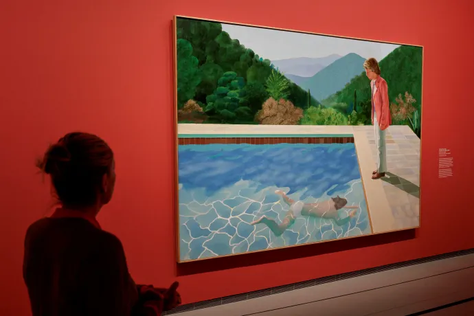 Hockney Portrait of an Artist (Pool with Two Figures) festménye tavalyi, párizsi kiállításán – Fotó: STEPHANE DE SAKUTIN / AFP