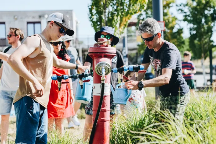 Kannára fel! – idén is a civilek segítségét kérik a fiatal fák locsolásához