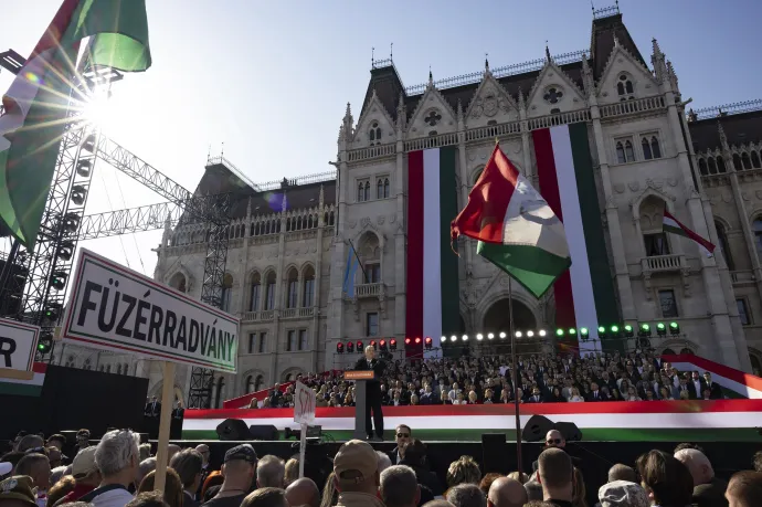Orbán Viktor beszédet mond a 2026. március 15-i állami rendezvényen a Kossuth téren – Fotó: Hevesi-Szabó Lujza / Telex