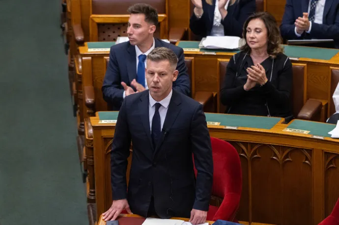 Magyar Péter kirúgta négy magyar titkosszolgálat vezetőit