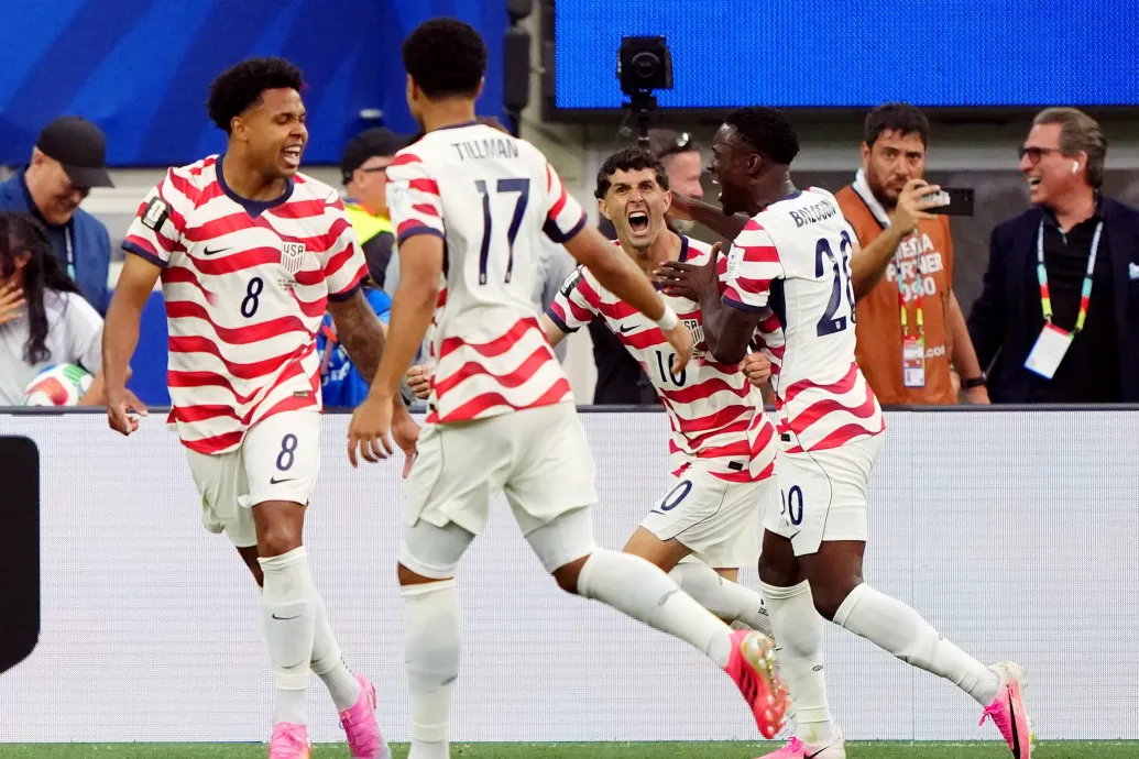 Öngól indította be az amerikai hengert, lemosták a pályáról Paraguayt