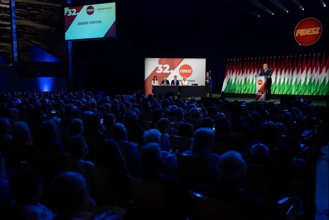 Orbán Viktor maradt a Fidesz elnöke, azt ígérte, hogy nem fog herebere partikra járni