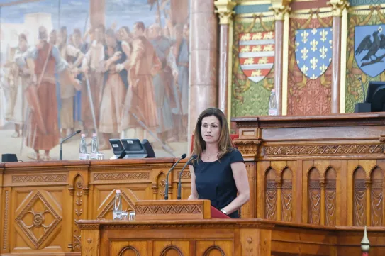 Varga Judit három szóban válaszolta meg, mit gondol arról, hogy Orbán előszedte a korábbi állításait