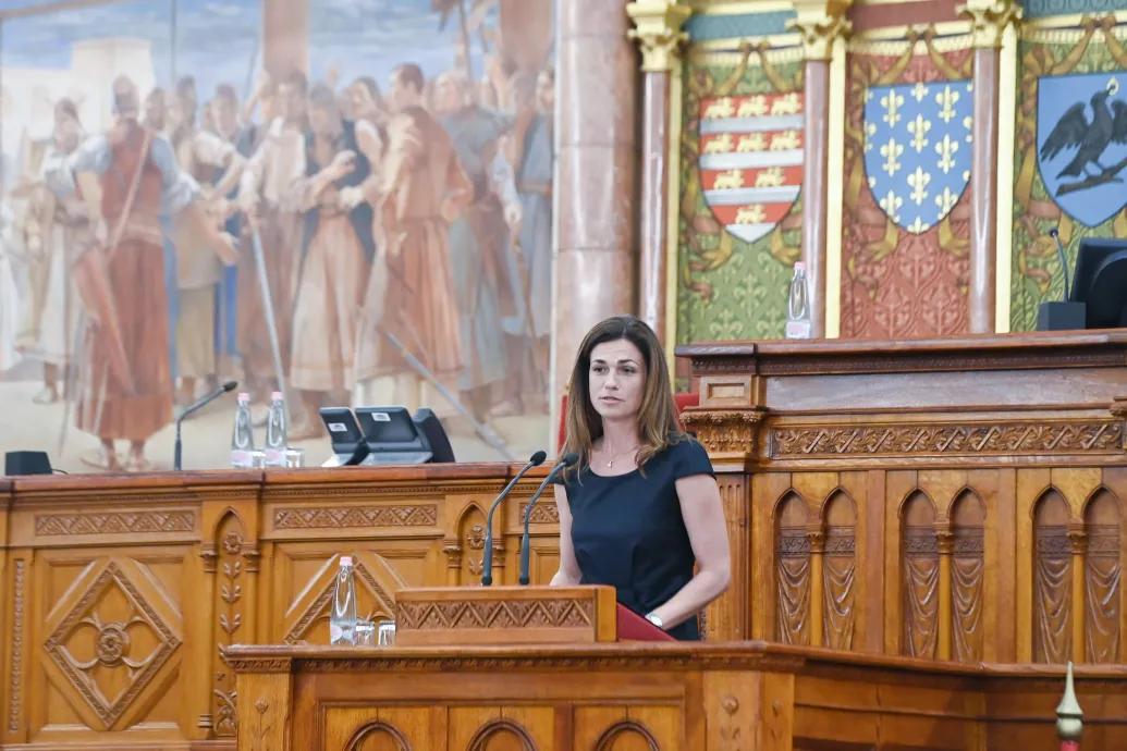 Varga Judit három szóban válaszolta meg, mit gondol arról, hogy Orbán előszedte a korábbi állításait