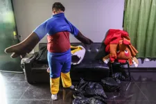 A foci-vb kabaláinak öltöztek be a perui rendőrök, így fogtak el egy gyanútlan drogkereskedőt