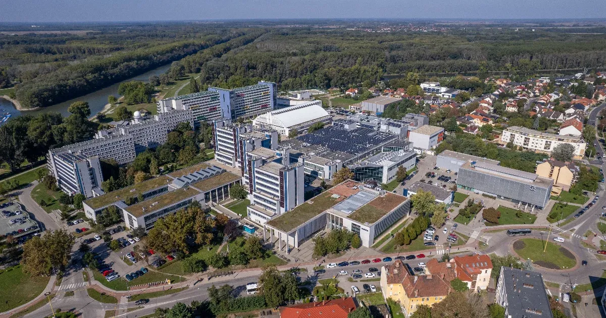 A Széchenyi István Egyetem szerint állami területen történt a vitnyédi fejlesztés.