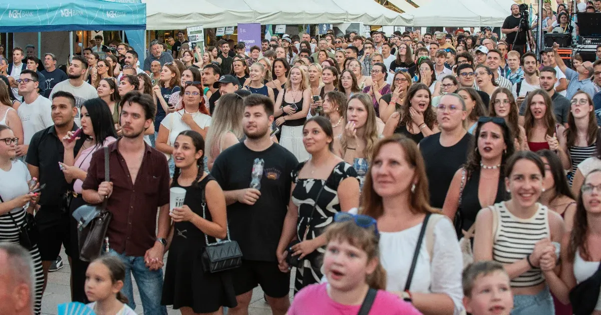A felsőoktatás átalakítása: Kiutat keresve a kihívások közepette A felsőoktatás átalakítása: Kiutat keresve a kihívások közepette
