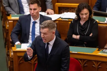 Magyar Péter reagált arra, hogy a Fidesz szerint csak trükközésből akartak menekülttábort létrehozni
