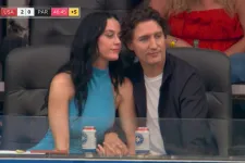 Justin Trudeau-nak jó kifogása van arra, hogy kanadai helyett miért amerikai szurkolók között tűnt fel