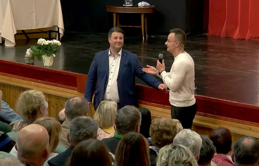 Cirkuszt hívtak a fideszes kampányrendezvényre, hogy legyen kultúra is az NKA-pénzből szervezett fórumon