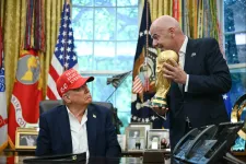 A FIFA megengedi Trumpnak, hogy a döntő után ő adja át a világbajnoki trófeát