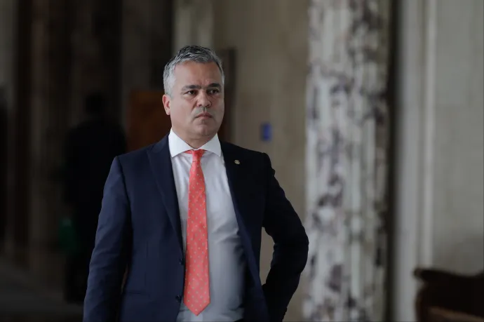 Adrian Veștea az ultimátum ellenére sem adja vissza a kormányalakítási megbízását