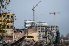 Kevesebben élünk az országban, de egyre nagyobb területet foglalunk el