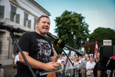 Elbocsátják a Pesti Srácok összes munkavállalóját