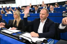 Hamarosan betiltják a mesterséges intelligenciával vetkőztető appokat az EU-ban