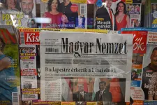 A Magyar Nemzet munkatársainak felét kirúgták, hetilappá alakul a napilap