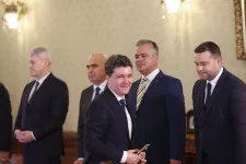Veșteát nem zavarná, ha AUR-os törvényhozók is támogatnák a kormányát