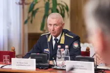 Vidékiként látja, több rendőrt akarnak az utcára az emberek – mondta az országos rendőrfőkapitány-jelölt a meghallgatásán
