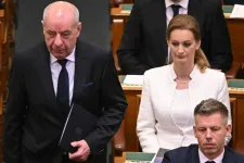 Jogászok nyílt levélben magyarázzák, miért lenne indokolt elmozdítani a hivatalban maradt közjogi tisztségviselőket