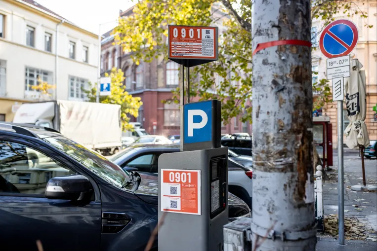 Nem fejlesztették a BudapestGO-t, a parkolásnál több tízezren búcsút inthetnek a belengetett 25 százalékos kedvezménynek