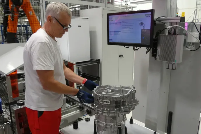 130 milliárdos beruházást adott át a győri Audi, az eseményen ott volt Kapitány István is, akinek felesége „Audi-törzsvásárló”
