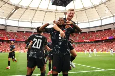 6-0-s kiütés, két piros lap és egy brutális sérülés – Kanada kiütötte Katart
