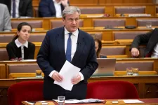 Kapitány István bármikor visszavezethetné a benzinárstopot egy friss törvényjavaslat szerint
