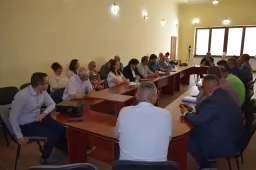 Az RMDSZ leszavazta a tanácsban, hogy Gyergyószentmiklós jelezze aggályait a 100 milliós ifjúsági fővárosi szerződésről