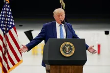 Jól hangzik! – reagálta Trump arra, hogy Hitlerhez, Maóhoz és Sztálinhoz hasonlították