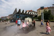 Felhőszakadás és jégeső is jöhet a kánikula mellé hétfőn