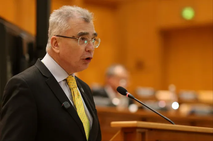 Az AUR szenátora szerint Nicușor Dan egy csodálatos világról szóló gyerekdallal készül a holnapi egyeztetésekre