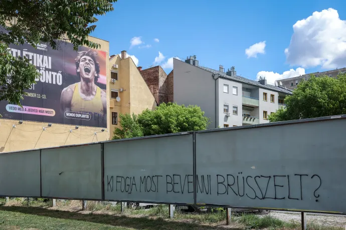 Betiltották a gigaplakátokat, a gyűlöletkeltő reklámokat és a kampányidőszakon kívüli politikai hirdetéseket