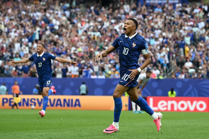 Mbappé a kétórásra nyúlt félidei viharszünet előtt és után is gólt rúgott Iraknak
