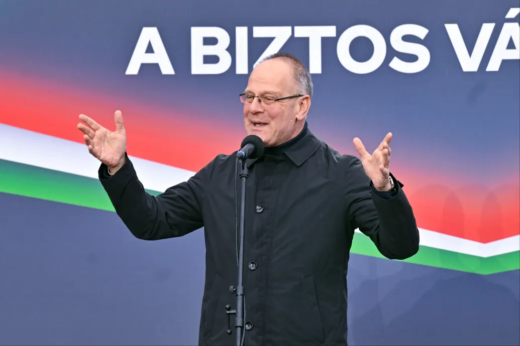 Navracsics Tiborék nyílt levélben kérik a jobboldali tőkéseket a fideszes média finanszírozására