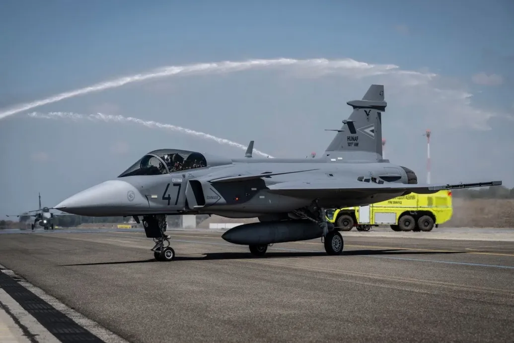 Két új Gripen vadászgéppel bővült a kecskeméti légibázis