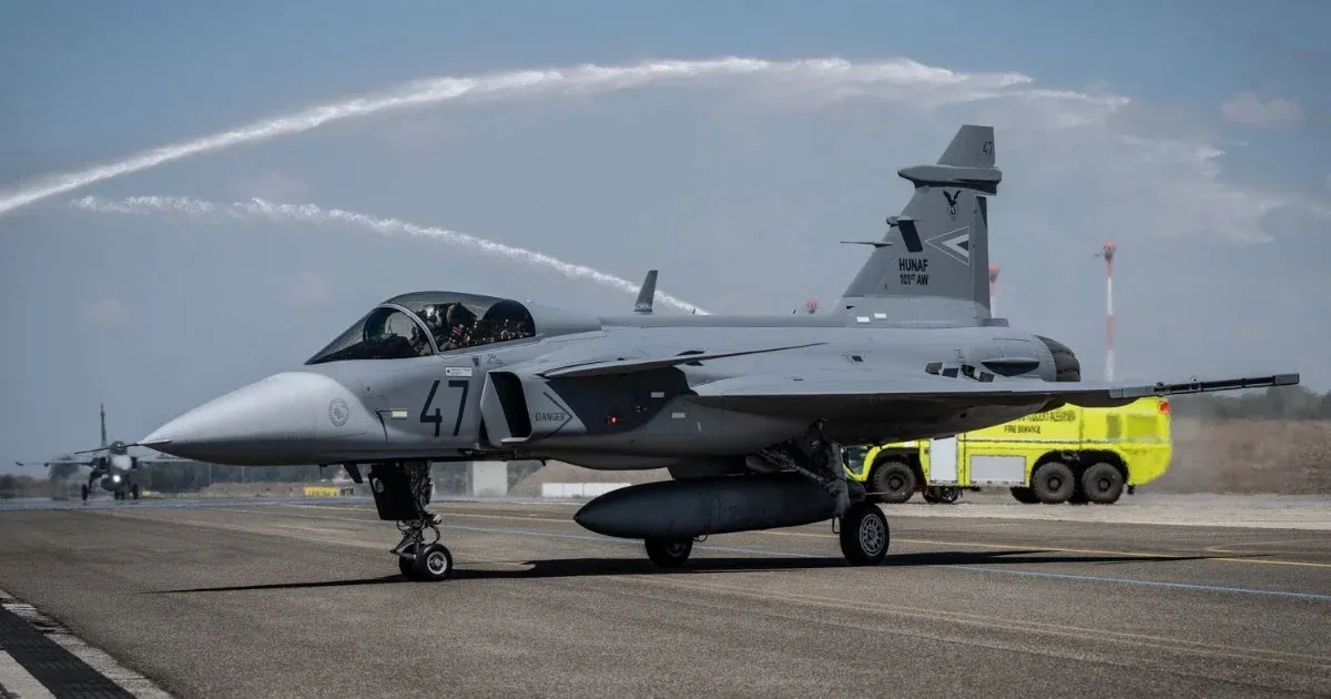 Két új Gripen vadászgéppel bővült a kecskeméti légibázis