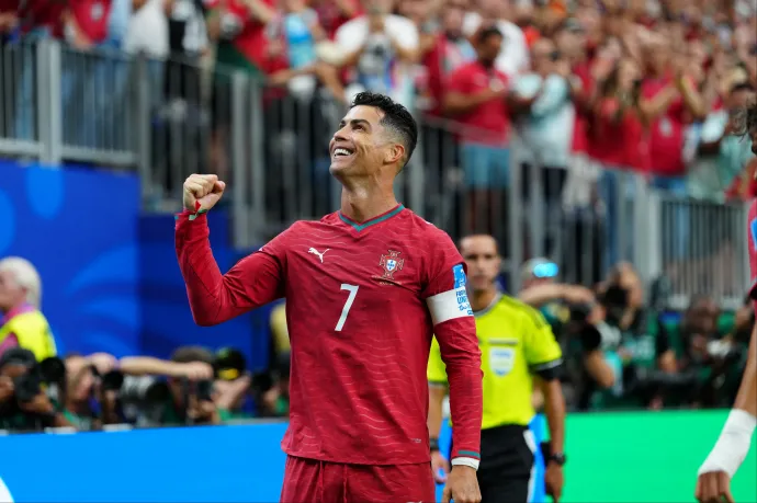 Cristiano Ronaldo megdöntötte Eusébio rekordját, és az első játékos lett, aki hat vb-n is betalált